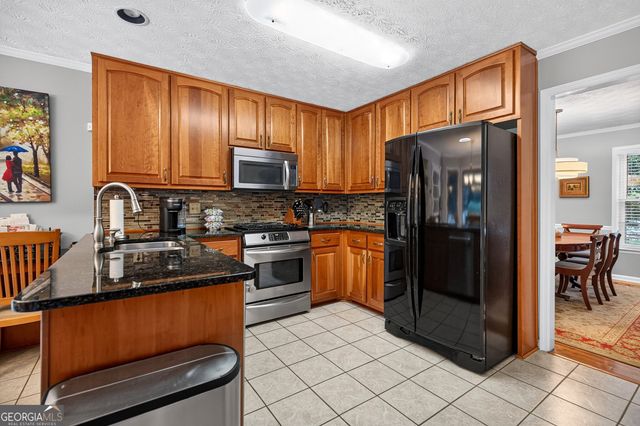 125 Vista Lane, Tyrone, GA 30290