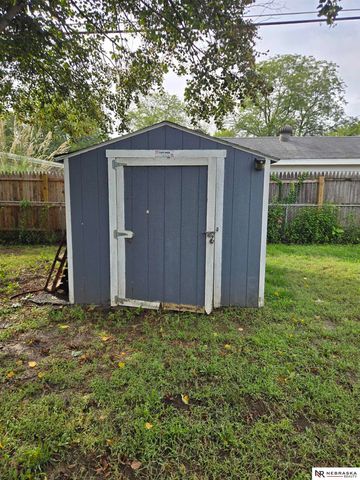 5025 Colfax Avenue, Lincoln, NE 68504