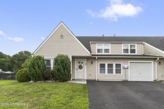 26 Scenic Drive, Freehold, NJ 07728