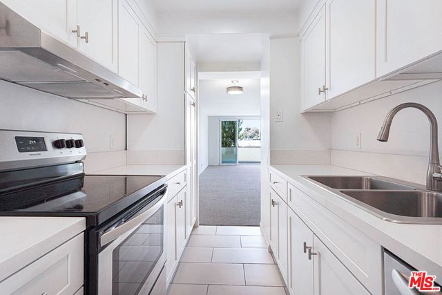 540 Kelton Avenue 306, Los Angeles, CA 90024