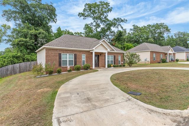 173 Beauville Dr, Kinsey, AL 36303