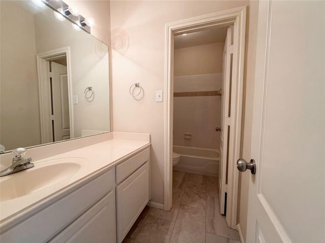 202 Wild Oak Run, Houston, TX 77094