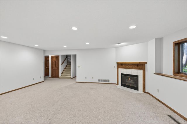 1778 Green Crest Drive, Victoria, MN 55386