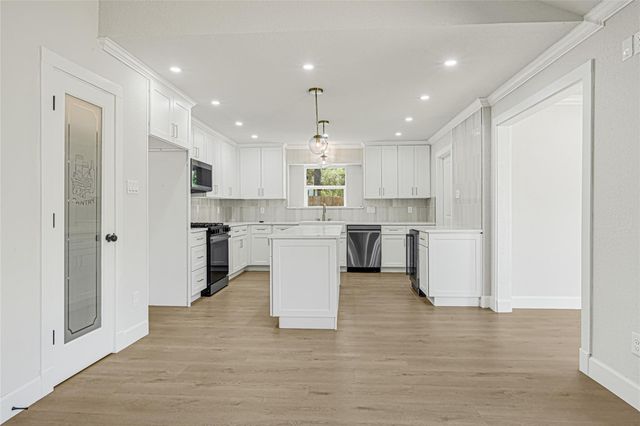 1602 Baker Drive, Tomball, TX 77375