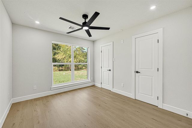 1602 Baker Drive, Tomball, TX 77375