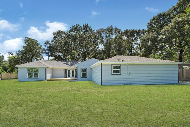 1602 Baker Drive, Tomball, TX 77375