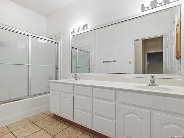 8435 Timber Belt, San Antonio, TX 78250