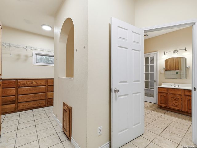 8435 Timber Belt, San Antonio, TX 78250