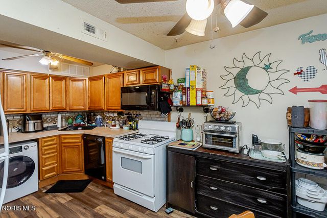 3692 Lakepointe Drive, Northwood, OH 43619