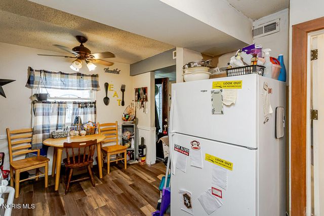 3692 Lakepointe Drive, Northwood, OH 43619