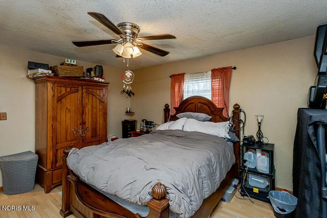 3692 Lakepointe Drive, Northwood, OH 43619