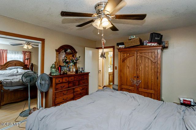 3692 Lakepointe Drive, Northwood, OH 43619