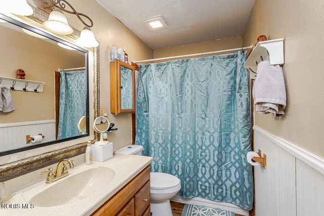 3692 Lakepointe Drive, Northwood, OH 43619