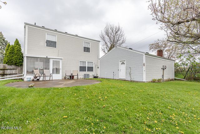 3692 Lakepointe Drive, Northwood, OH 43619