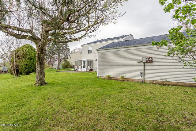 3692 Lakepointe Drive, Northwood, OH 43619