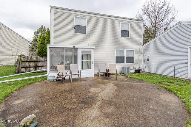 3692 Lakepointe Drive, Northwood, OH 43619