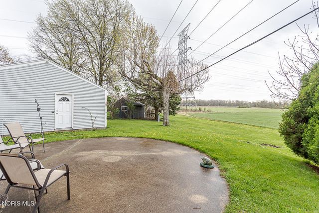3692 Lakepointe Drive, Northwood, OH 43619