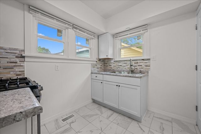 1006 S 4th Street, Aurora, IL 60505