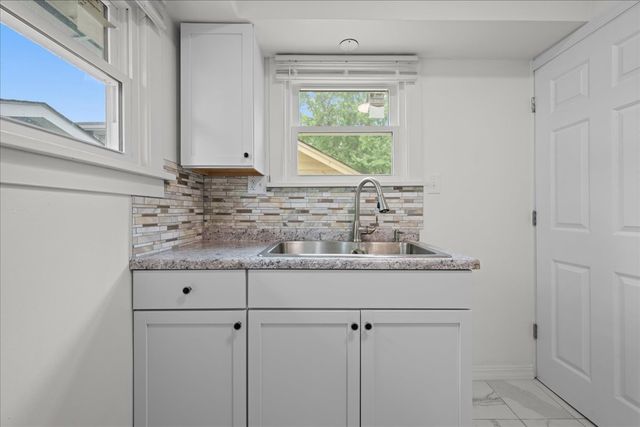 1006 S 4th Street, Aurora, IL 60505