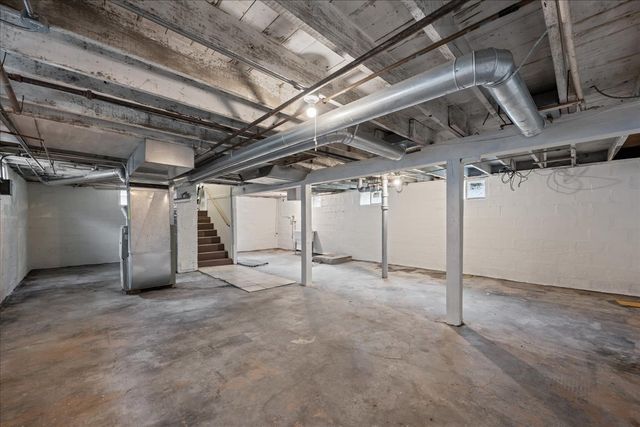 1006 S 4th Street, Aurora, IL 60505