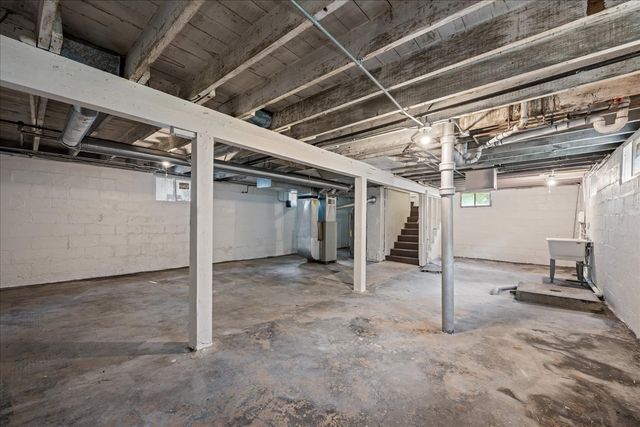 1006 S 4th Street, Aurora, IL 60505