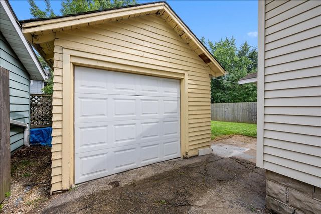1006 S 4th Street, Aurora, IL 60505