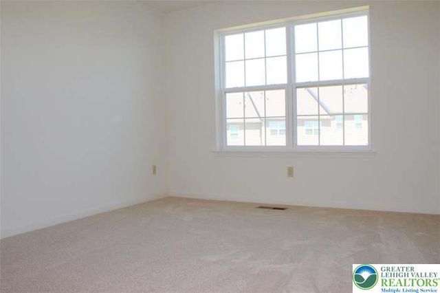 183 Redclover Lane, Upper Macungie Twp, PA 18104