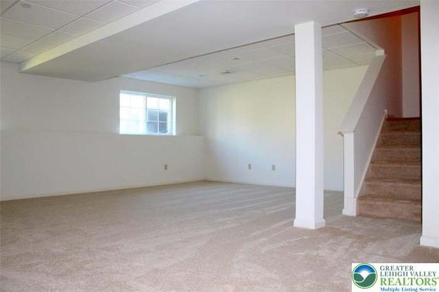 183 Redclover Lane, Upper Macungie Twp, PA 18104