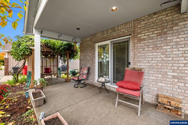 1409 Crestview Dr, Silverton, OR 97381