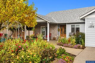 1409 Crestview Dr, Silverton, OR 97381