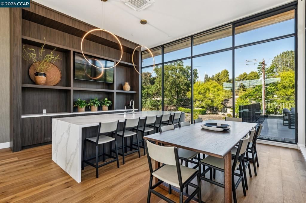Image 3 of property listing at 375 W El Pintado Rd 225, Danville, CA 94526