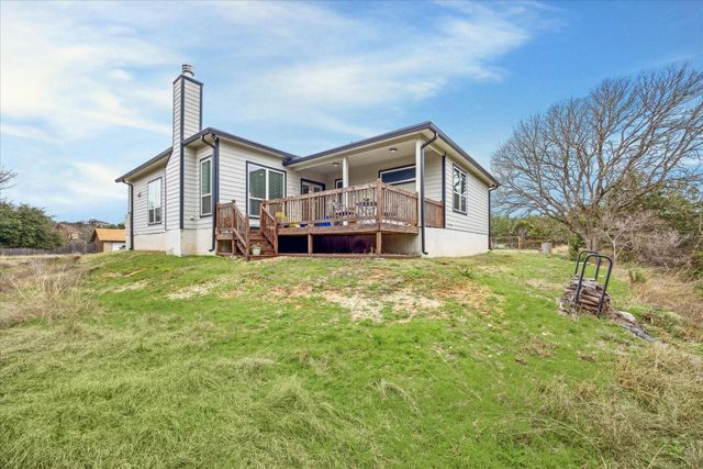 26 Quiet Meadow CIR, Wimberley, TX 78676