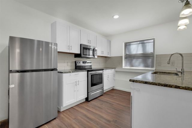 982 S Weatherred Drive C, Richardson, TX 75080