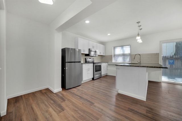 982 S Weatherred Drive C, Richardson, TX 75080