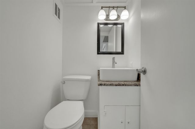 982 S Weatherred Drive C, Richardson, TX 75080