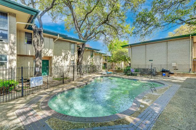 982 S Weatherred Drive C, Richardson, TX 75080