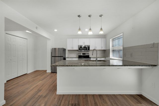 982 S Weatherred Drive C, Richardson, TX 75080