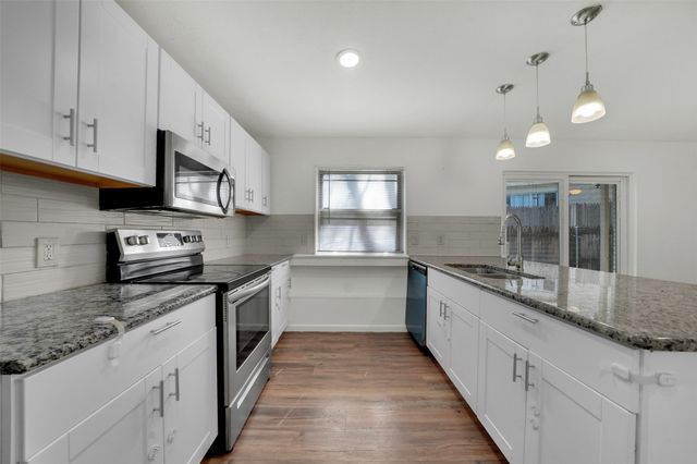 982 S Weatherred Drive C, Richardson, TX 75080