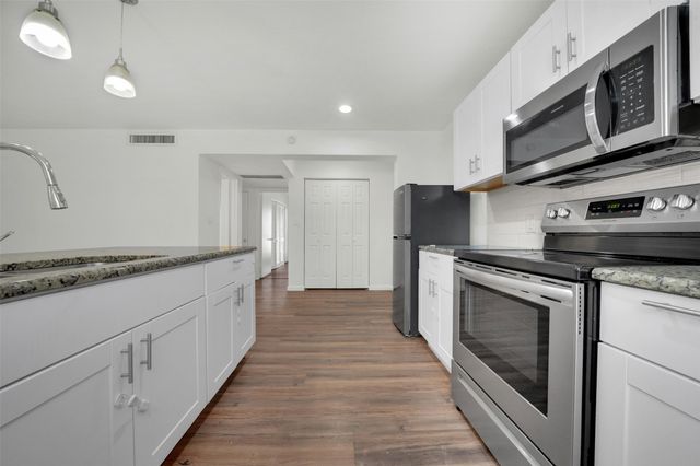 982 S Weatherred Drive C, Richardson, TX 75080