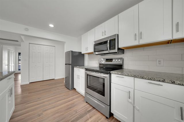 982 S Weatherred Drive C, Richardson, TX 75080