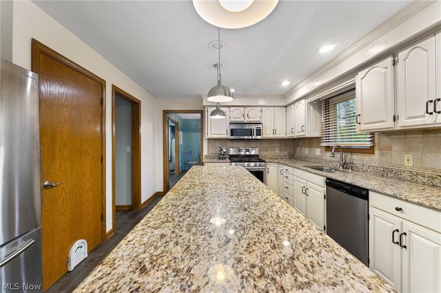510 Stoneybrook Lane, Canfield, OH 44406