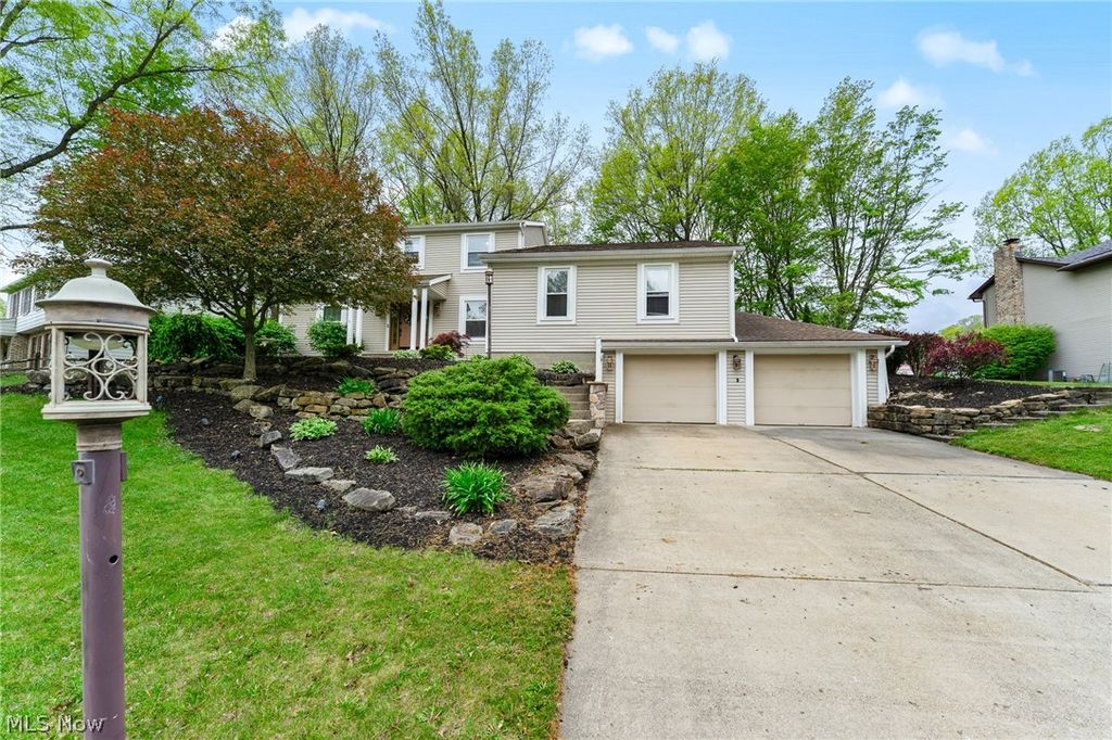 510 Stoneybrook Lane, Canfield, OH 44406
