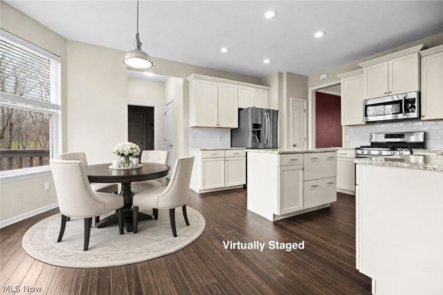 924 Theora Drive, Brunswick, OH 44212