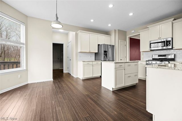 924 Theora Drive, Brunswick, OH 44212