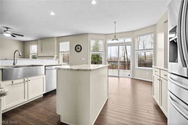 924 Theora Drive, Brunswick, OH 44212