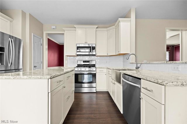 924 Theora Drive, Brunswick, OH 44212