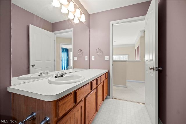 924 Theora Drive, Brunswick, OH 44212