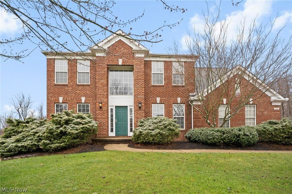924 Theora Drive, Brunswick, OH 44212