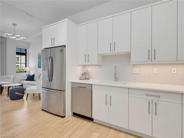 101 8th ST S # 201, Naples, FL 34102