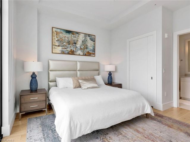 101 8th ST S # 201, Naples, FL 34102